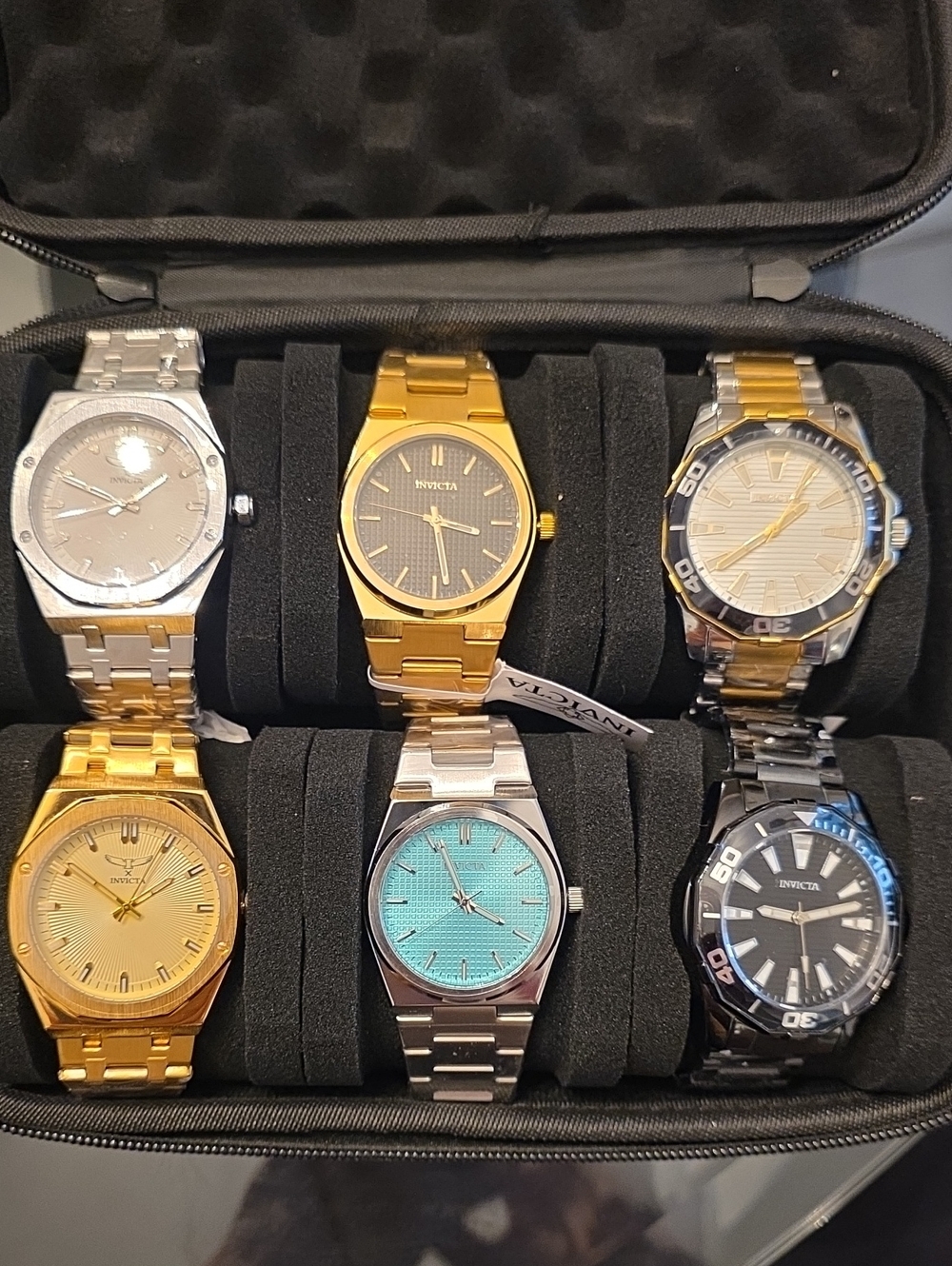 824.  Set Of 6!! Men's High-End Invicta Watches In A 6-slot Case.